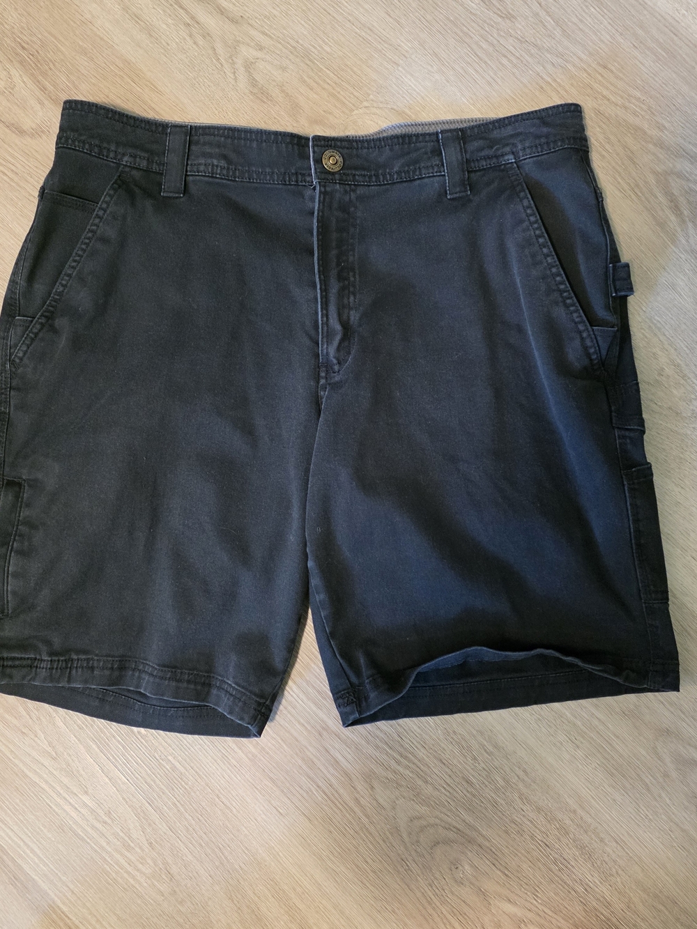 Columbia Black Cargo Shorts with Utility Pockets - Vacation, Sports, Outdoor